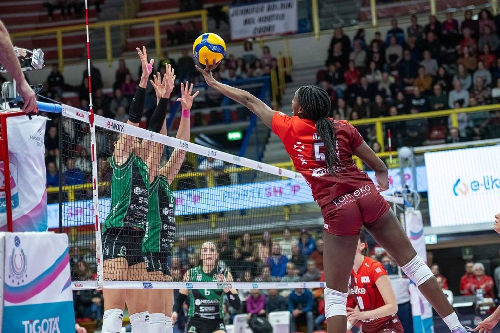 Kara Şimşek Vodafone Sultanlar Ligi'nde. Kolombiyalı yıldız açıklandı 3